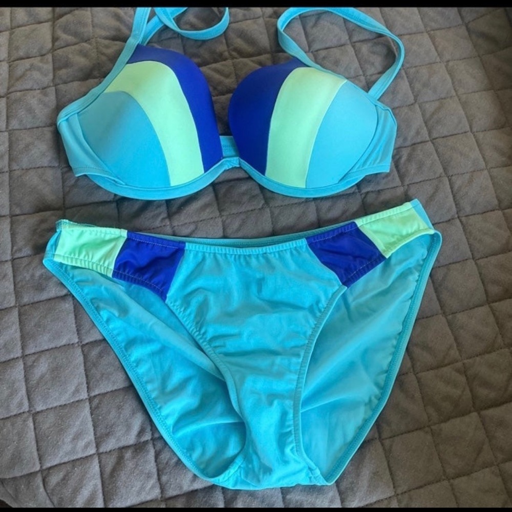 Venus bikini